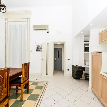 Residenza Santa Chiara 那不勒斯